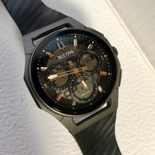 ブローバ"カーブ"は精巧なムーブが魅せる時計