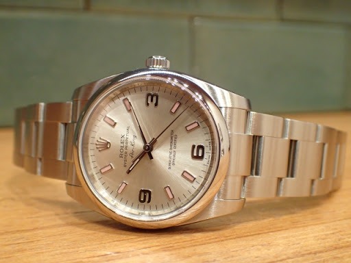 ロレックス「エアキング」ピンクインデックスは女性にも人気の時計