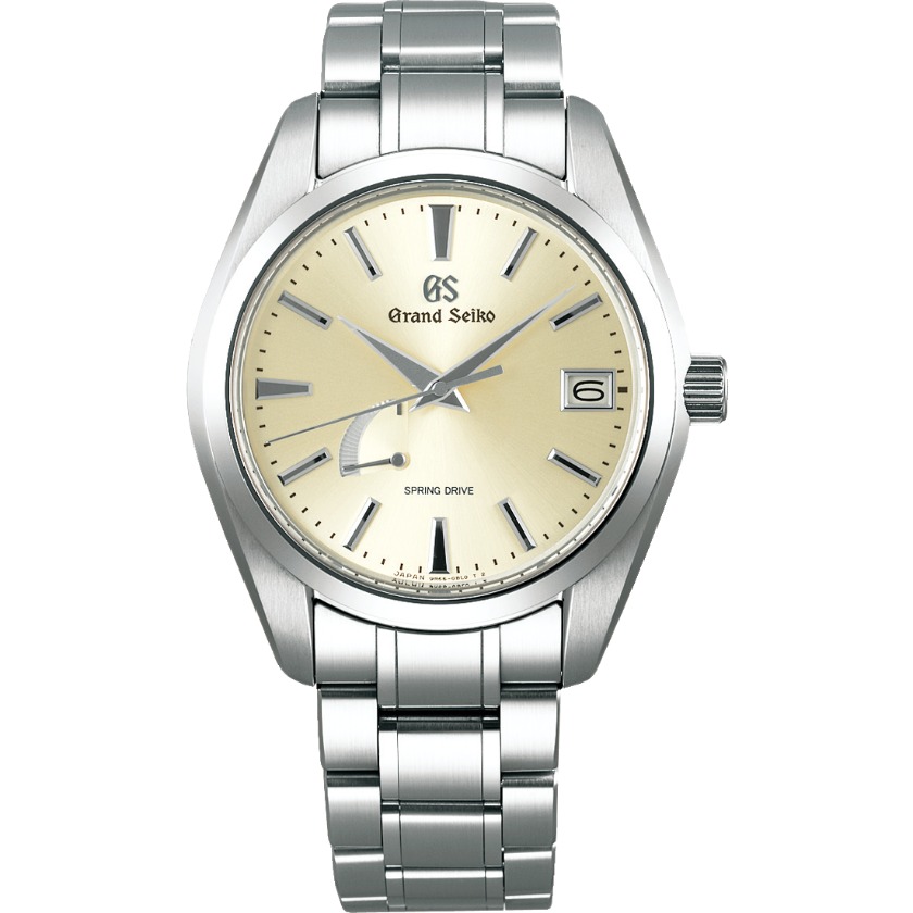 背景色やパワーリザーブの表示が違う