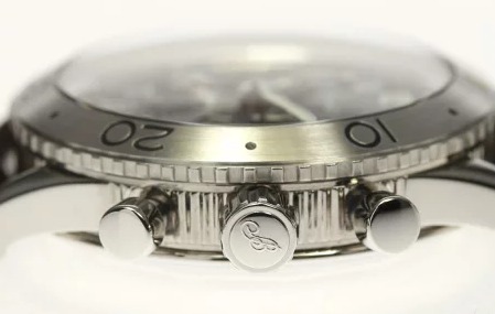 ブレゲ"トランスアトランティック"の魅力：マット仕上げのベゼル