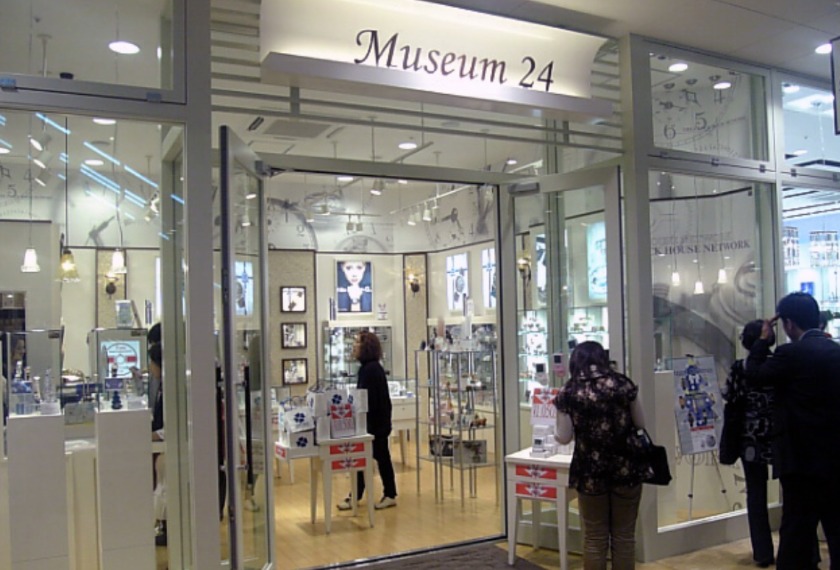 春日部市の時計店：ミュージアム24 ララガーデン春日部店