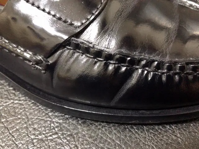 ①履くとき脱ぐときの傷防止