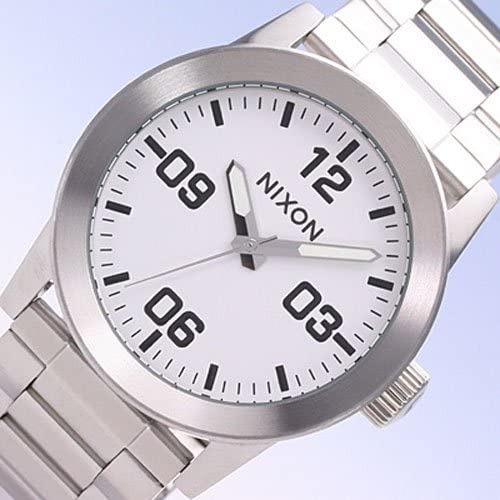 ニクソン"プライベート"の電池交換は不安なら業者に依頼を