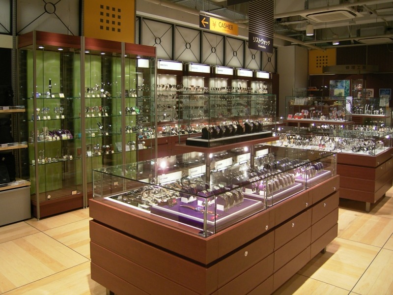 福岡市中央区の時計店：オンタイム 天神ロフト店