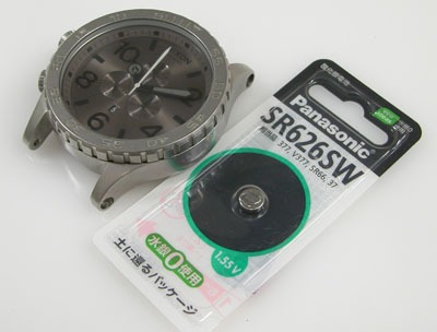 新しい電池を入れ蓋を閉める