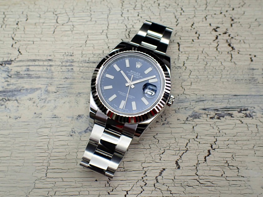 ケースサイズが36→41mmへアップ