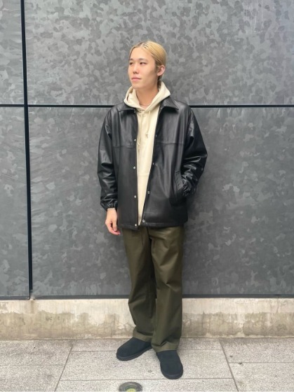 ブラック×白パーカー