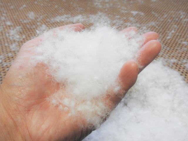 ①ダウンとフェザーの"配合率"から選ぶ