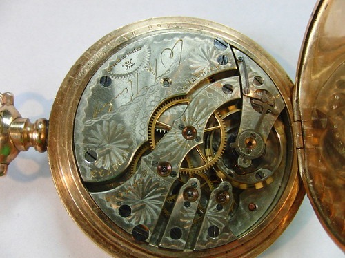 懐中時計の"スケルトン"は好みにあったものから選ぼう