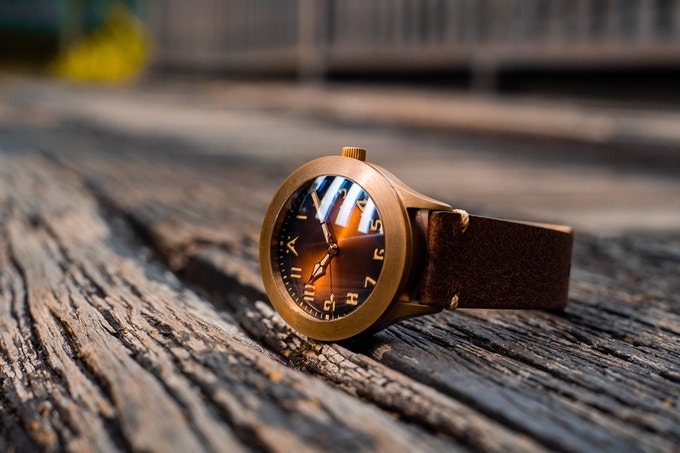 ”Aerotec Ace”は大人のシーンを演出するヴィンテージ風ウォッチ