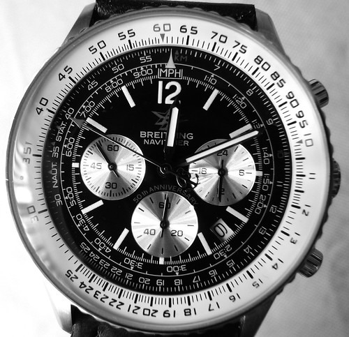 01ムーブメントは裏がスケルトン仕様