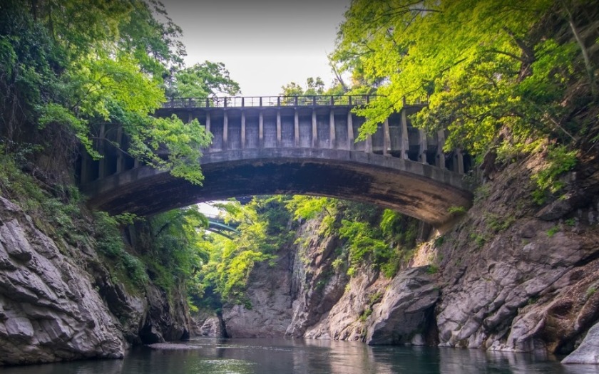 大月市の時計店：ヨネヤ時計眼鏡店の特徴