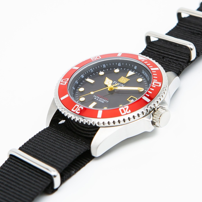 STEP2:電池を交換をして裏蓋を戻す