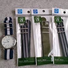 ダイソーで買える100円のベルトとも交換可能