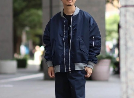 MA-1(ネイビー)のおしゃれな着こなし⑩JOINT WORKS