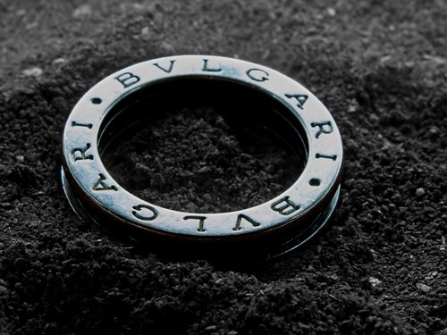 ブルガリの"ソロテンポ"搭載モデルでカッコ良い手元に