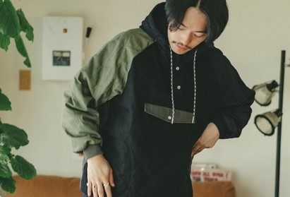 流行りのマウンテンパーカーでメンズコーデを楽しもう