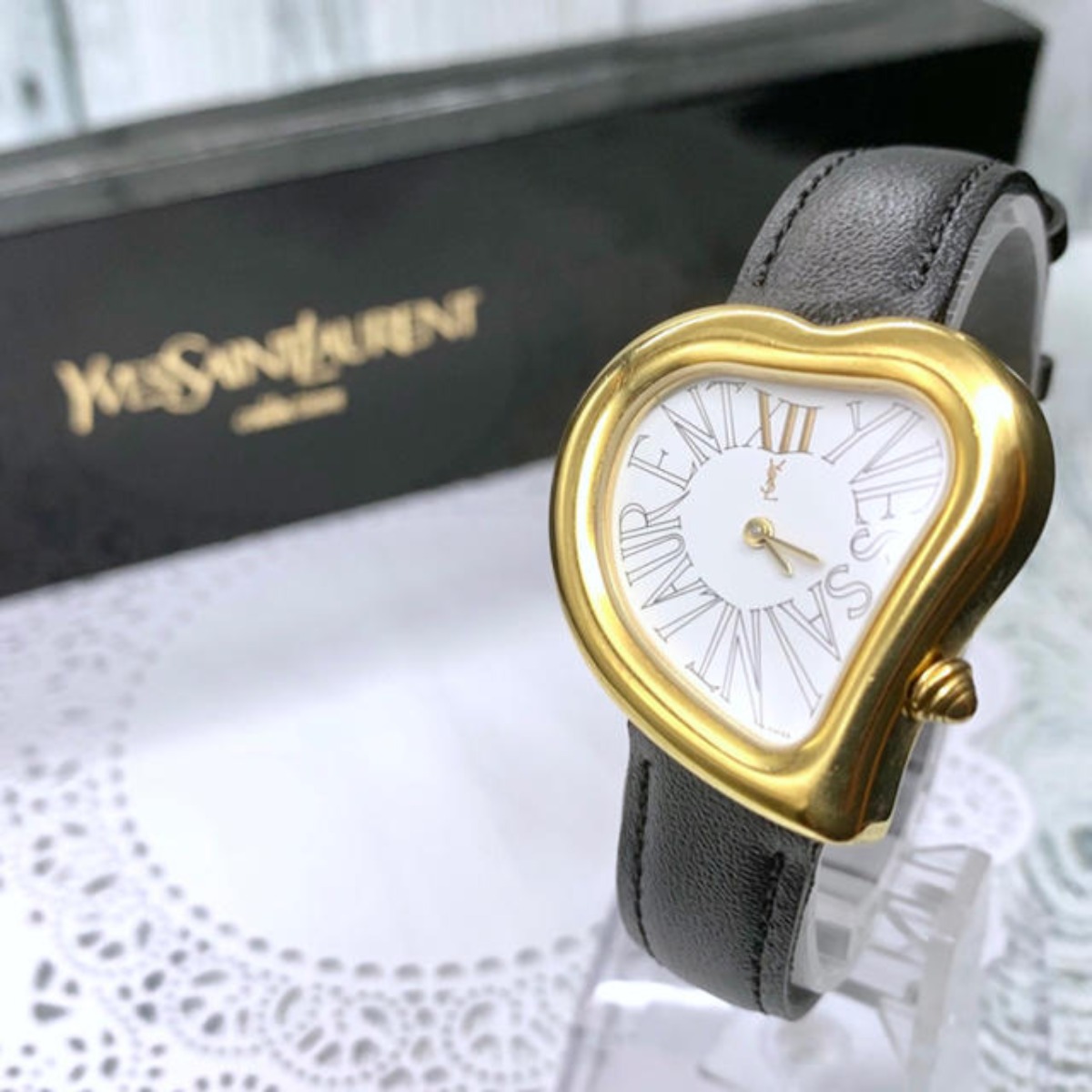 イブサンローランの人気時計5選をメンズ・レディースで紹介！価格と