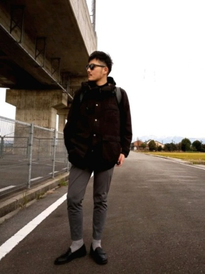 秋冬コーデ：ブラック×アンクルパンツ