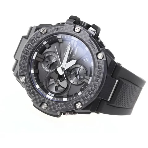 カーボンベゼルの存在感