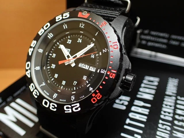 米軍の厳しい条件を満たした丈夫な時計
