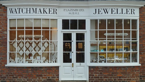 新潟市西区の時計店：堀井時計のメガネ店の特徴・品揃え