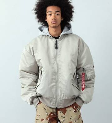 ③短い着丈×幅広でボリューム感あり