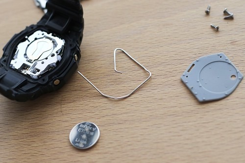 3:固定金具をとる　