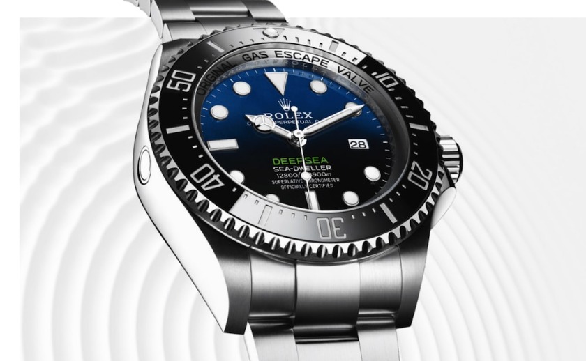 デイトナに次ぐ200g超えの重さ