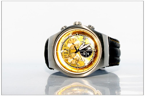 スウォッチは安価でもスイスメイドを貫く