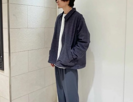 ネイビーチェック×同系色パンツ