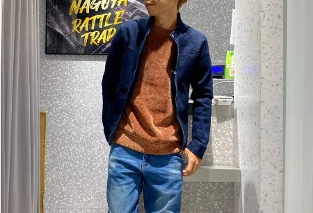 キレイめ2：カラーライダースとデニム