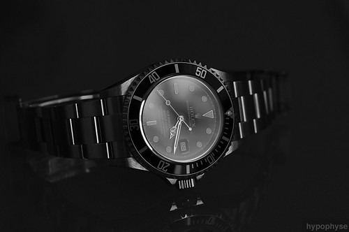 ロレックス シードゥエラーの価格を比較調査！