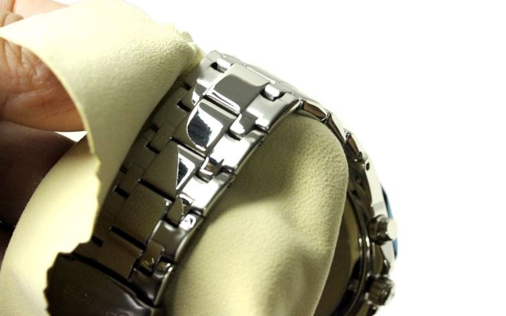 時計自体が傷つかないように保護する