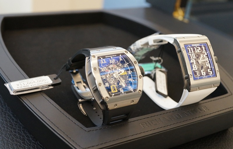 リーシャルミル　腕時計　近未来