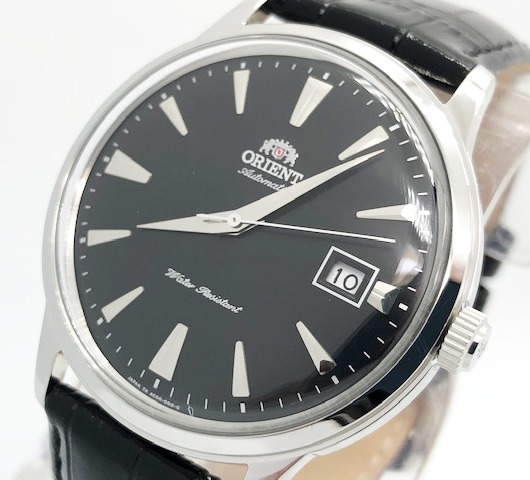 大きめのケースサイズとドーム型風防