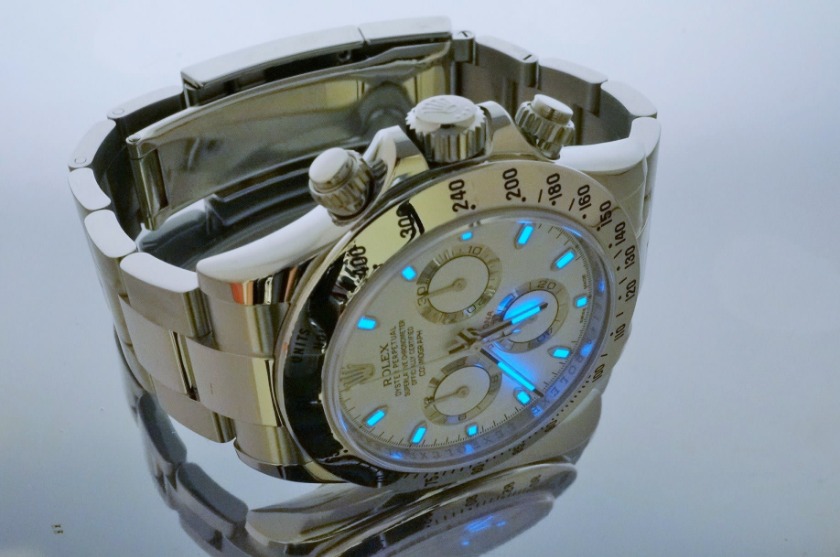 ルミノーバ(ルミノバ)は時計の発光素材として人気？