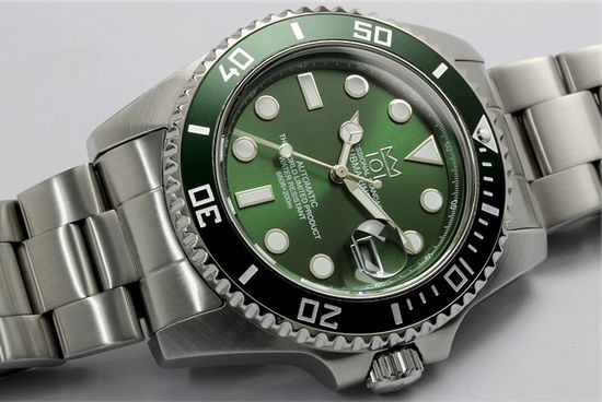 ロレックスなどの高級時計をオマージュした腕時計