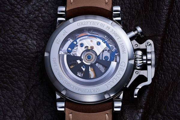 ③純正パーツを使って修理しているか