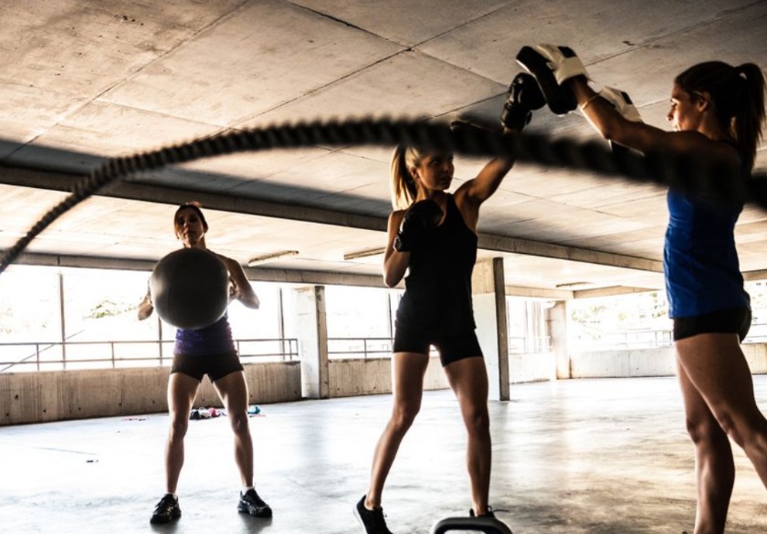 高強度インターバル (HIIT)