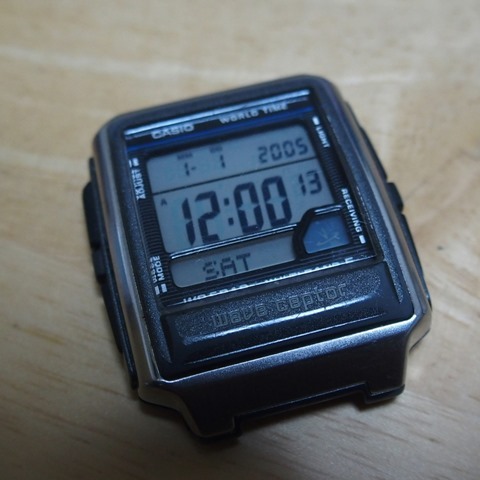 STEP3:新電池に交換して裏蓋を閉める