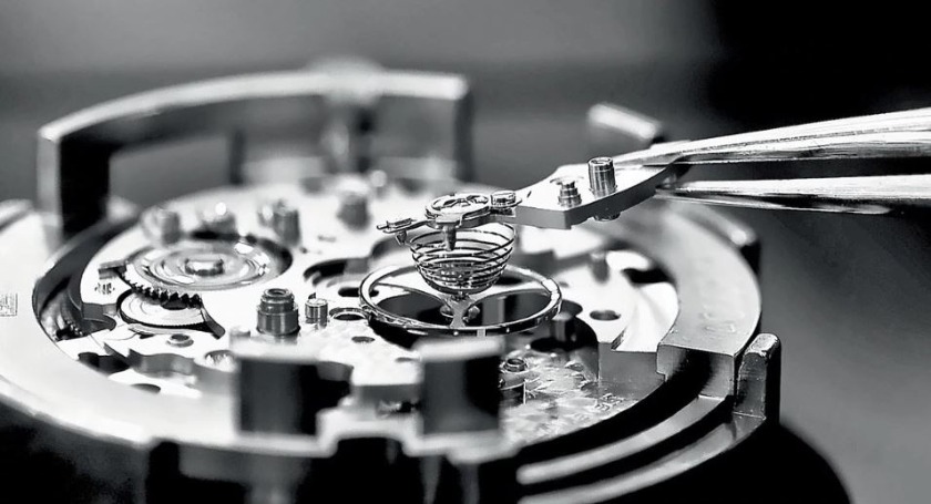 タグホイヤーの修理は人気業者に依頼しよう