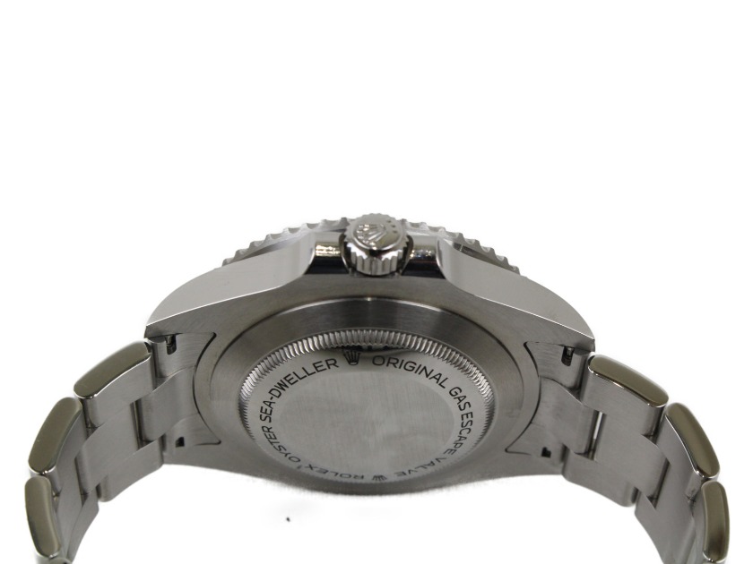 ヘリウムエスケープバルブ