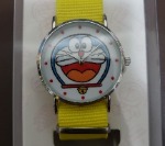 イエローのドラえもんコラボ時計