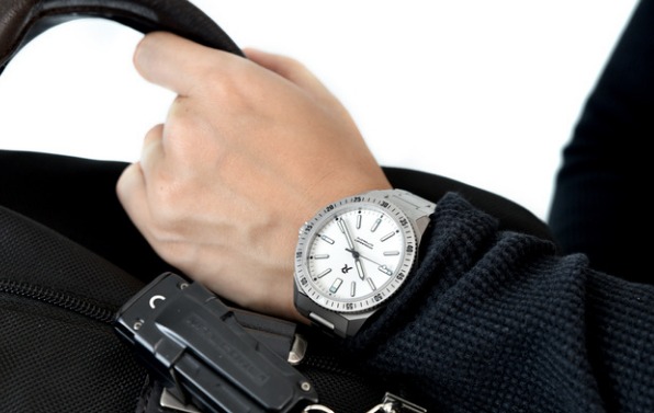 Endeavour(エンデバー)で夏のファッションを彩るモデル