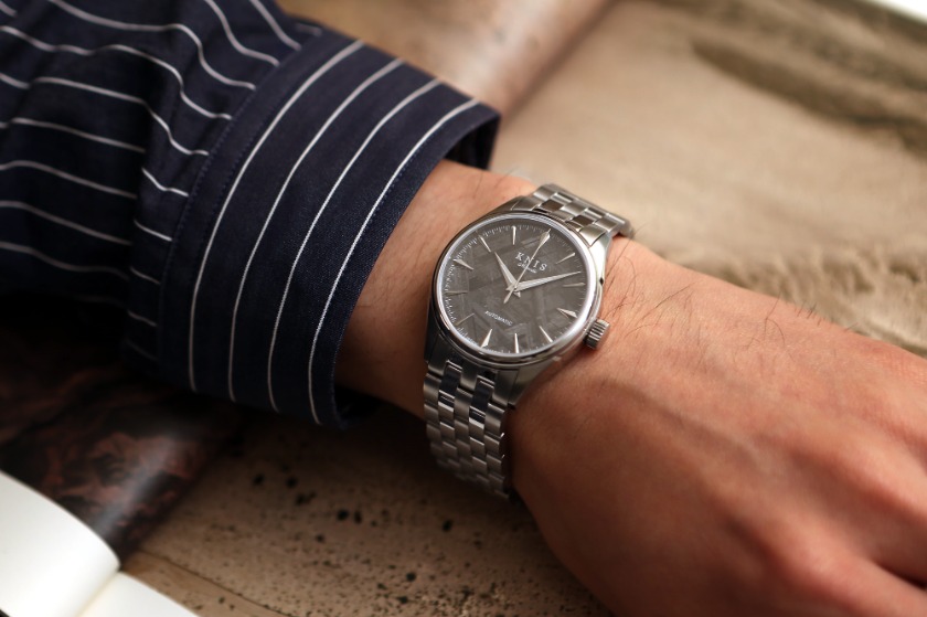 ②京都発のブランドKNIS(ニス)が手掛ける”日本”にこだわった仕様