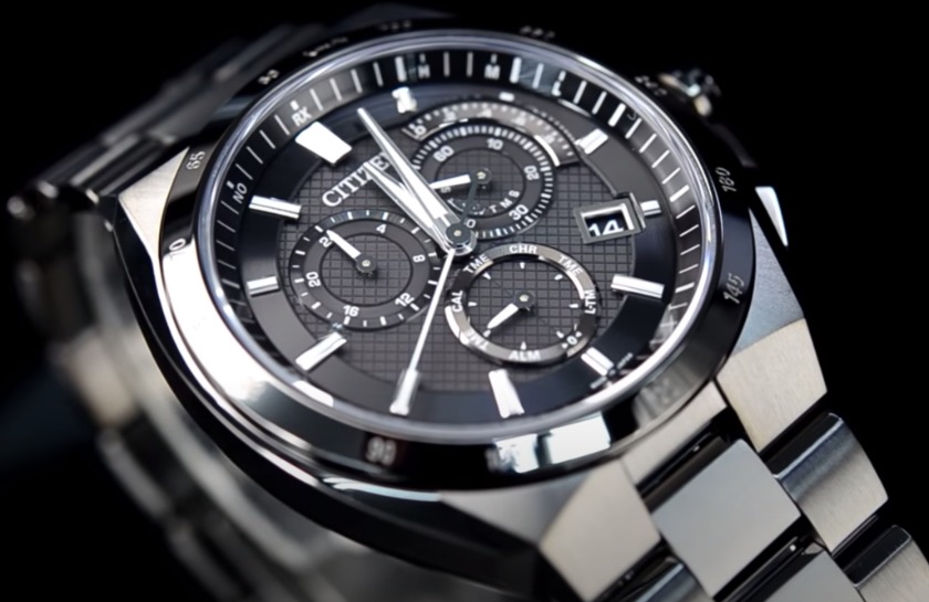 シチズン(CITIZEN)の電波時計は機能美にあふれる