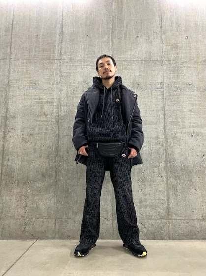 デニムジャケットとパーカーで上級コーデを楽しもう！