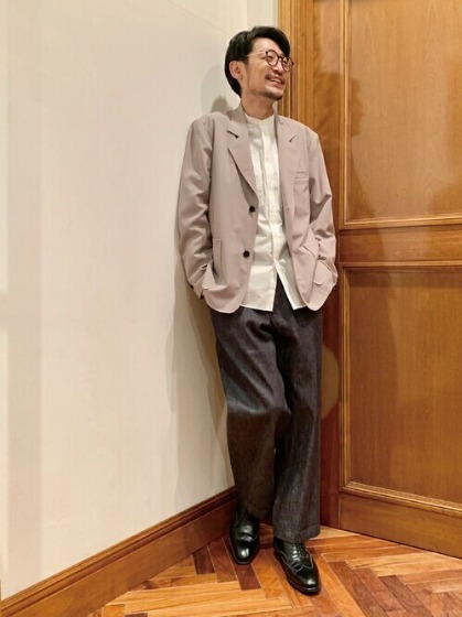 春夏向け4：テーラードジャケット×ボタンシャツ
