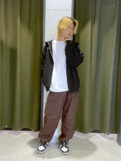 Tシャツ×ジップアップパーカー